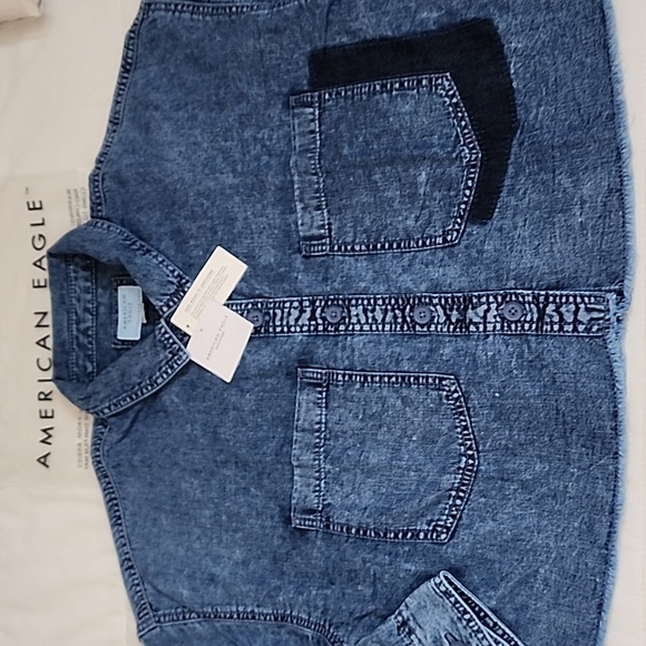 American Eagle Denim Button-Up Shirt Cropped - Picture 9 of 11